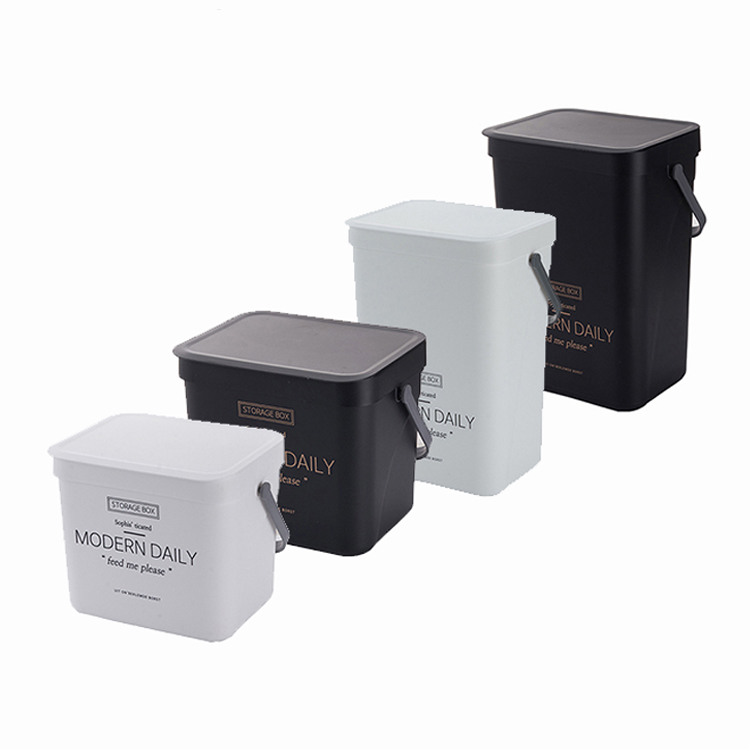 Small Wall Mounted Bathroom Use Trash Or Food Recycle Plastic Waste Bin With Durable Handle B1026-1