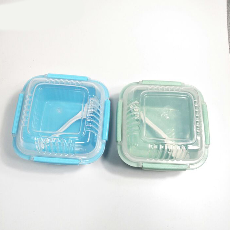 China Manufacture The 2019 new food-grade plastic lunch box comes with a spoon